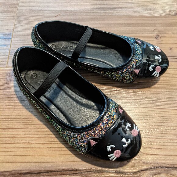 Cutest Kitty Sparkle Shoes 😺🖤 - Picture 4 of 4